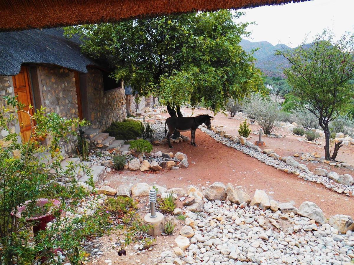 Kapika Waterfall Lodge Epupa Ngoại thất bức ảnh