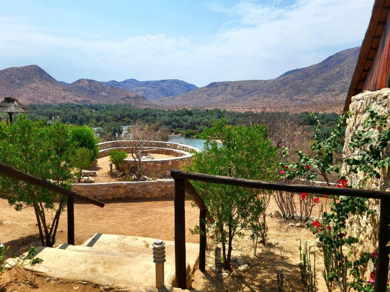 Kapika Waterfall Lodge Epupa Ngoại thất bức ảnh
