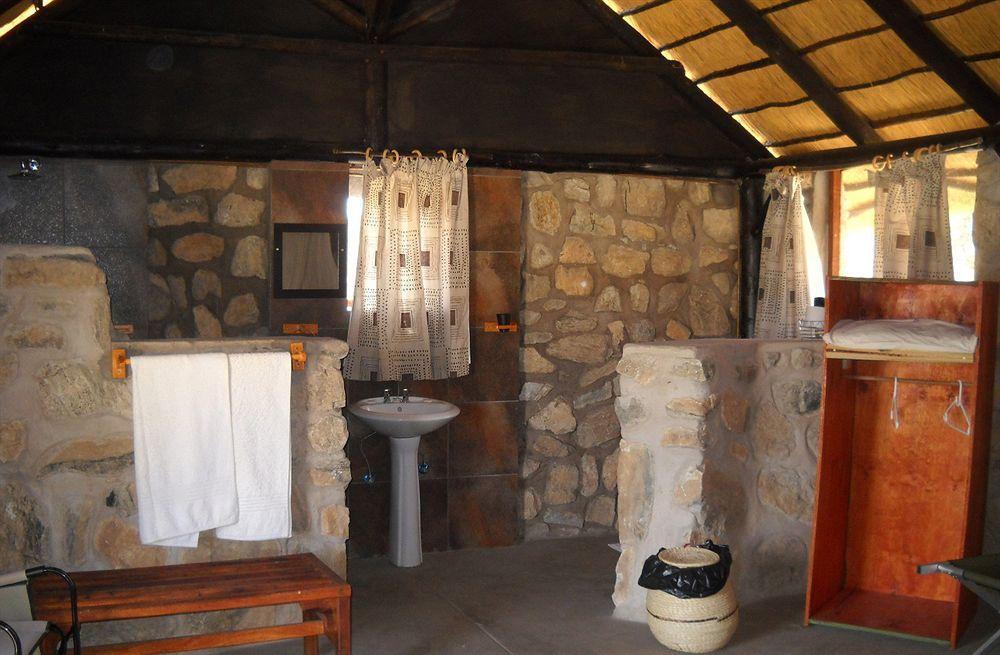 Kapika Waterfall Lodge Epupa Ngoại thất bức ảnh