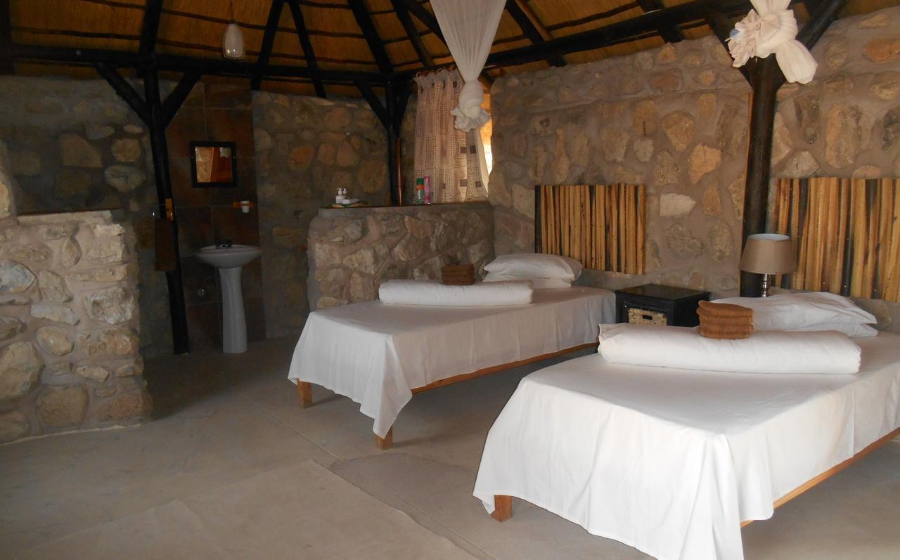 Kapika Waterfall Lodge Epupa Phòng bức ảnh